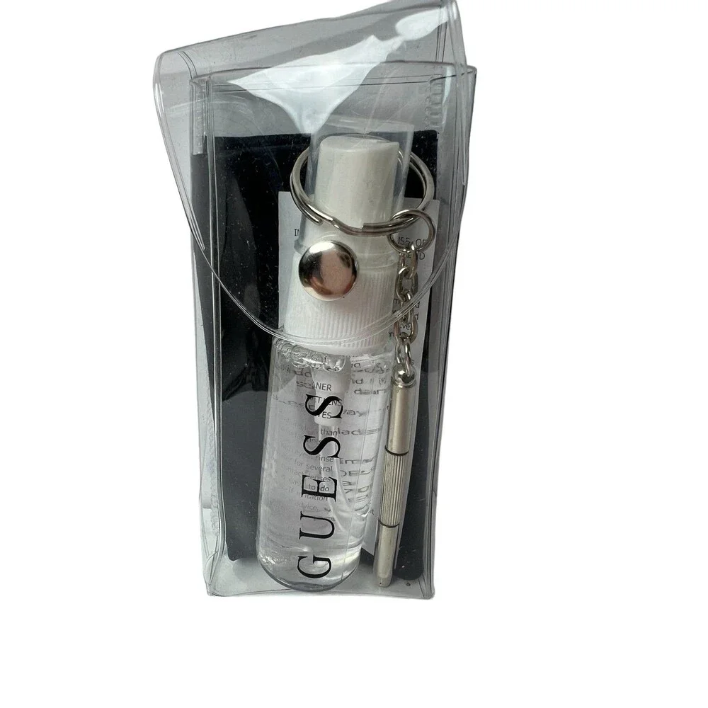 Guess Eye Glasses Cleaner Set